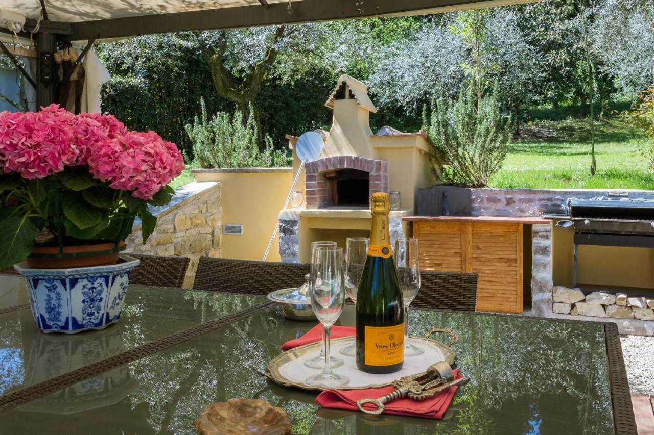 Villa In Private Estate,Shared Pool,Parking,3Km To Ponte Vecchio Florence Exterior photo
